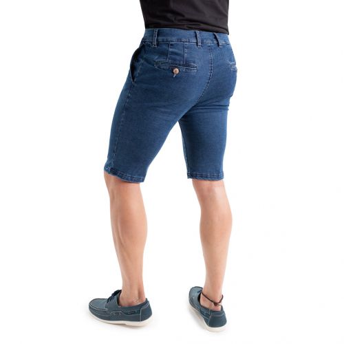 Denim azul lavado - Pantalón corto para hombre, short vaquero en tejido denim azul piedra de algodón con lycra en línea Regular Fit.