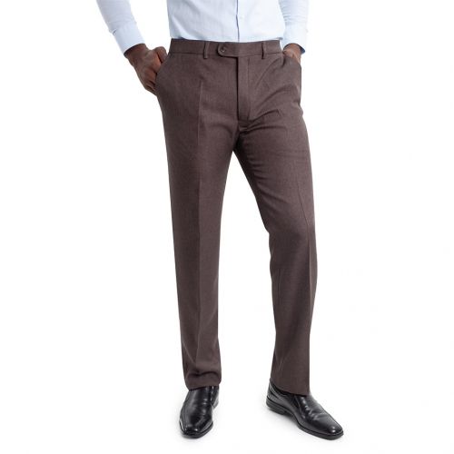 MARRON CHOCOLATE - Pantalón TCH de vestir clásico en tejido de facil planchado de poliester, sin pinzas delanteras. Pantalón para hombre de estilo elegante clásico de vestir, con 2 bolsillos traseros de doble vivo. Disponible en 4 colores, muy cómodo y agradable de llevar todo el año. Línea Regular Fit.