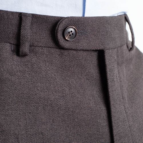 VERDE OSCURO - Pantalón TCH de vestir clásico en tejido de facil planchado de poliester, sin pinzas delanteras. Pantalón para hombre de estilo elegante clásico de vestir, con 2 bolsillos traseros de doble vivo. Disponible en 4 colores, muy cómodo y agradable de llevar todo el año. Línea Regular Fit.